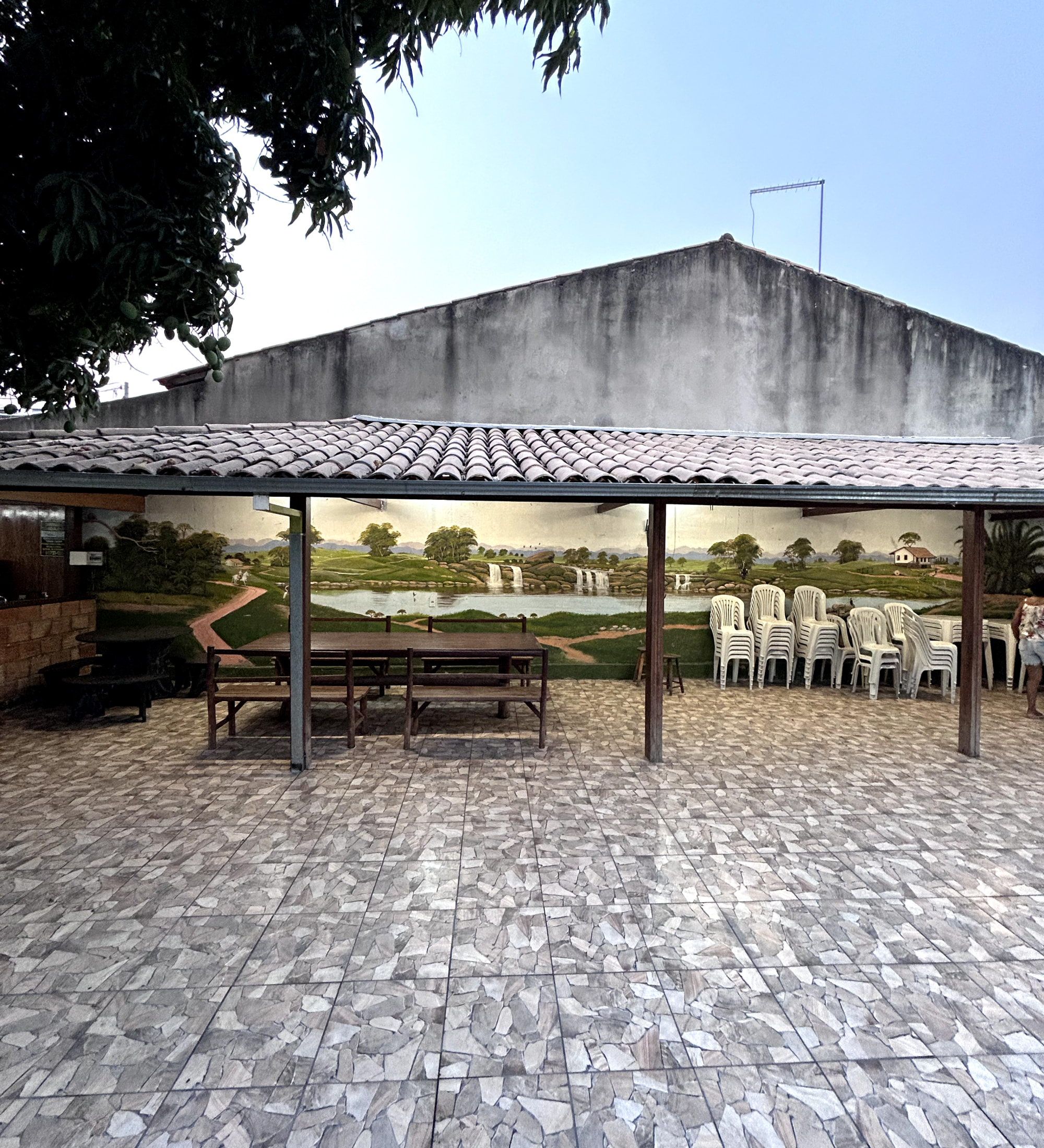 Área coberta fronta