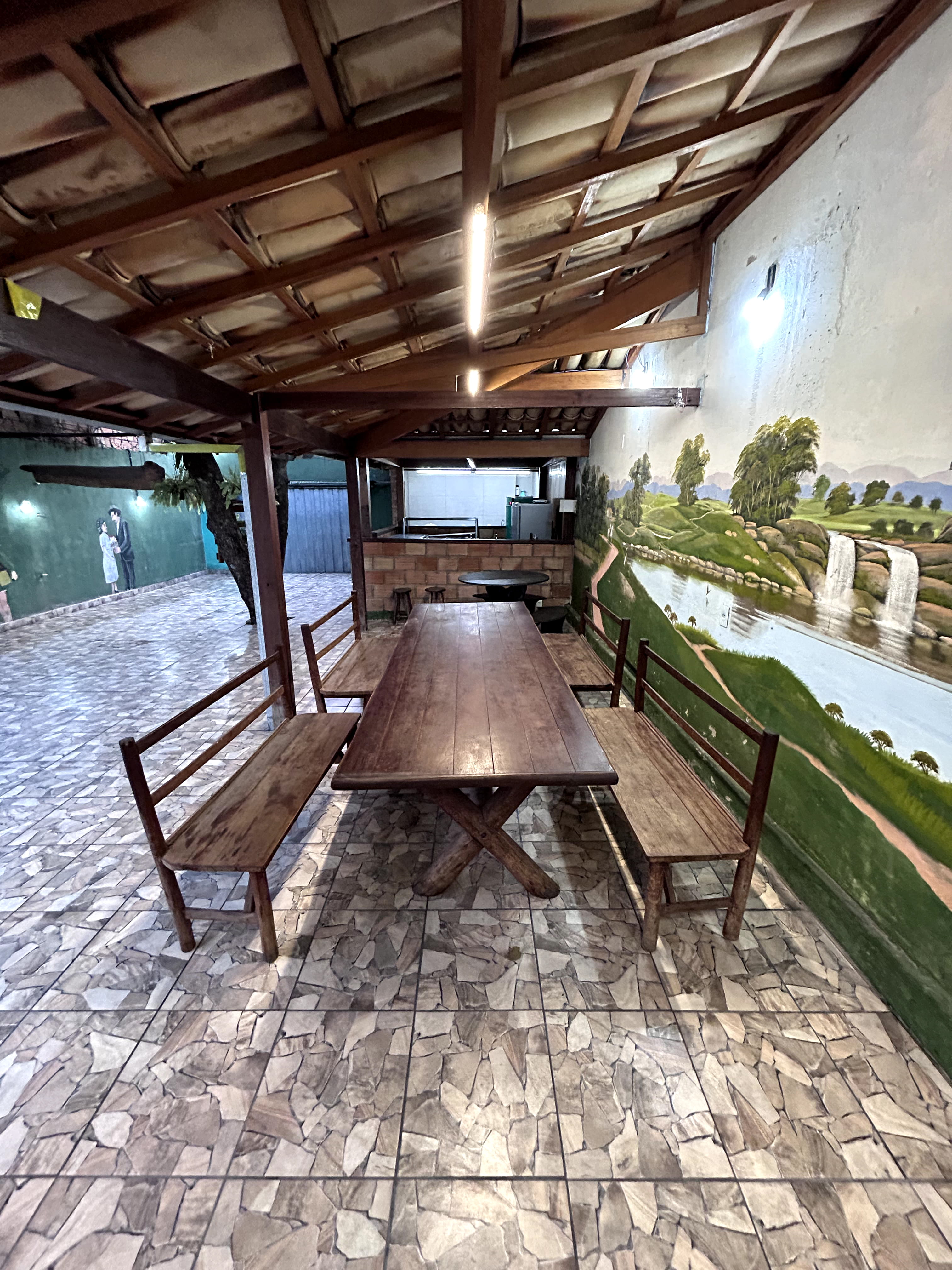 Área coberta fundo cozinha